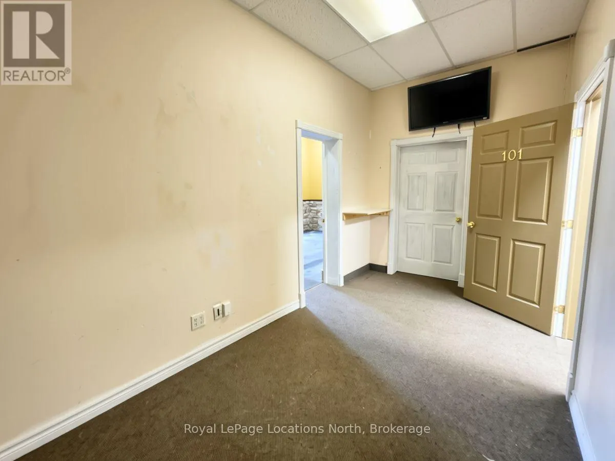 UNIT 3 - 101 PRETTY RIVER PARKWAY S #Unit 3
