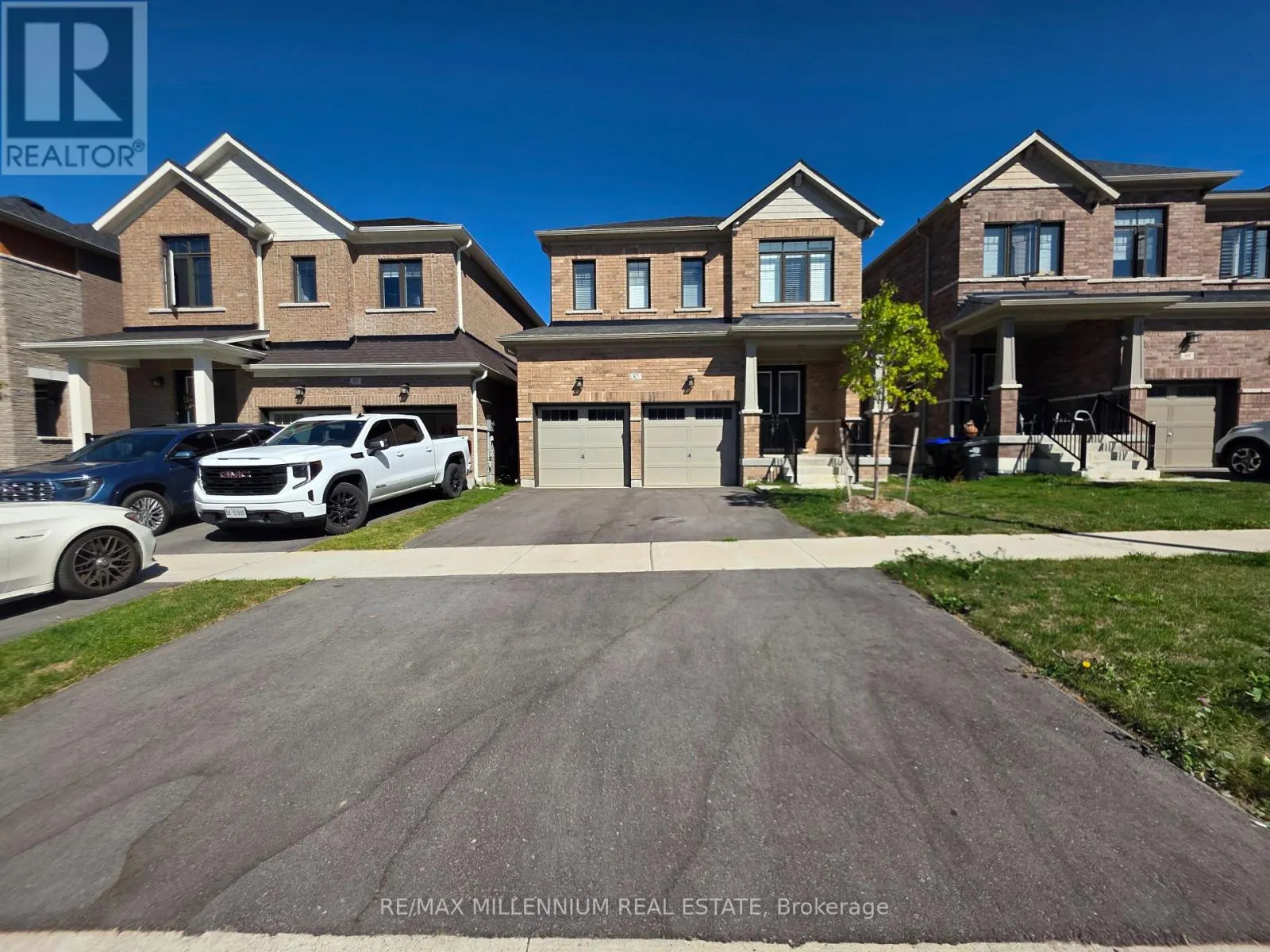 87 BEARBERRY ROAD E