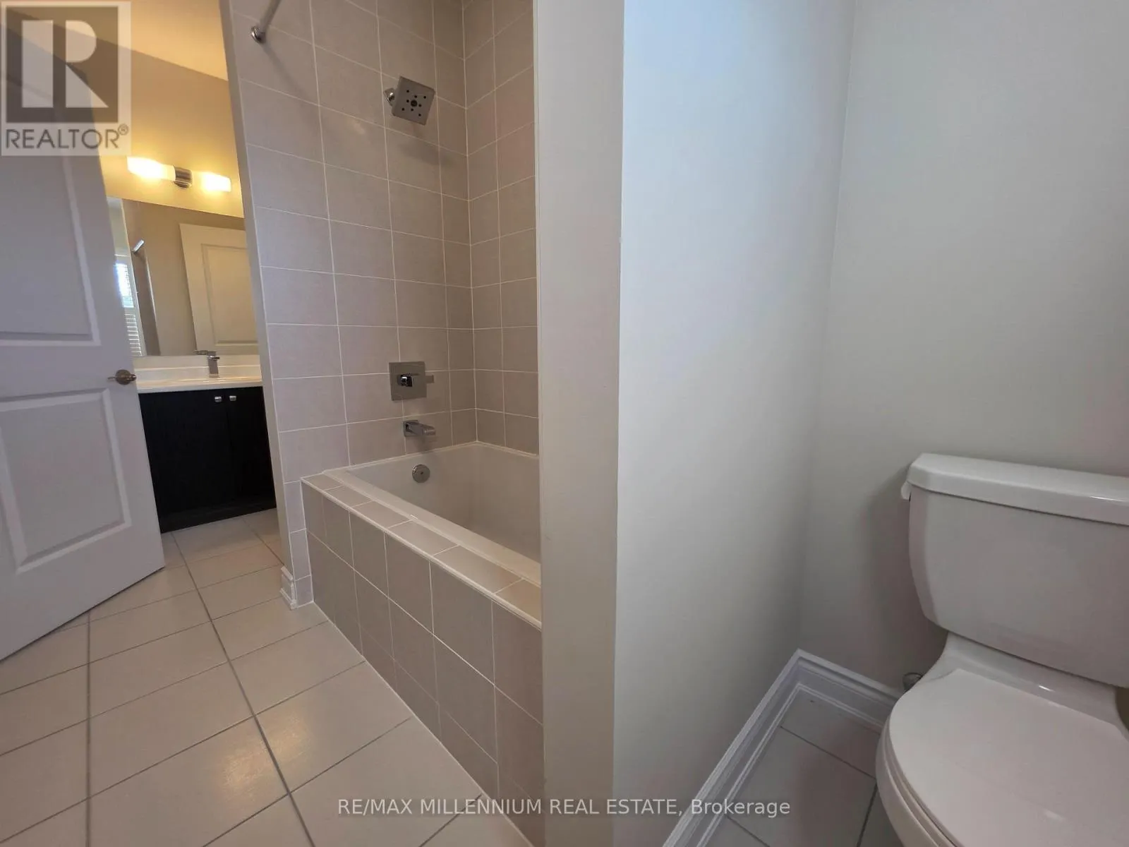 87 BEARBERRY ROAD E