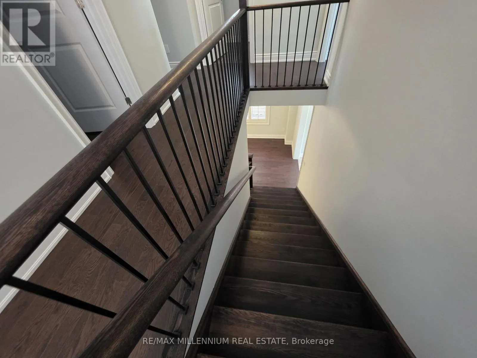 87 BEARBERRY ROAD E