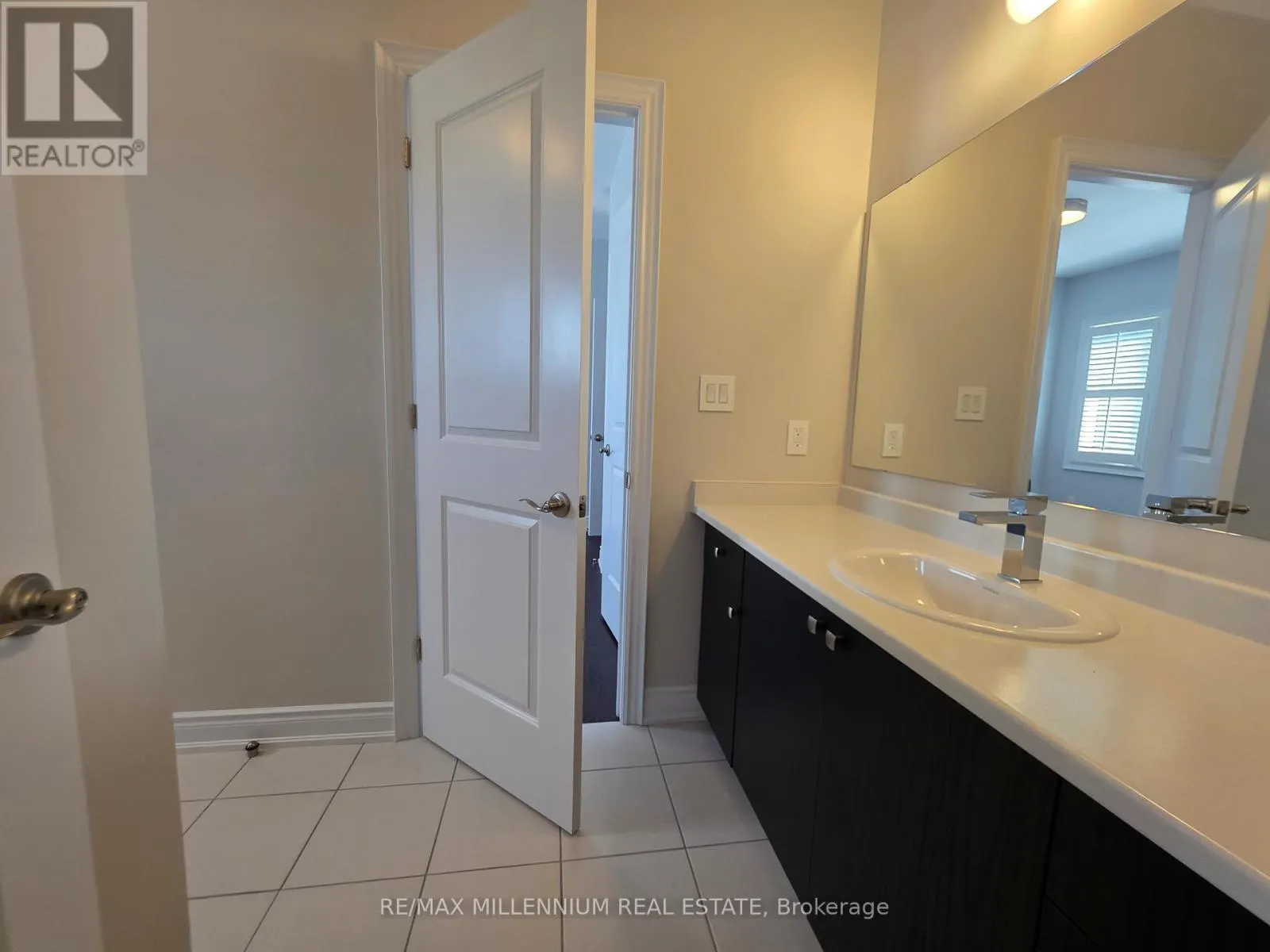 87 BEARBERRY ROAD E