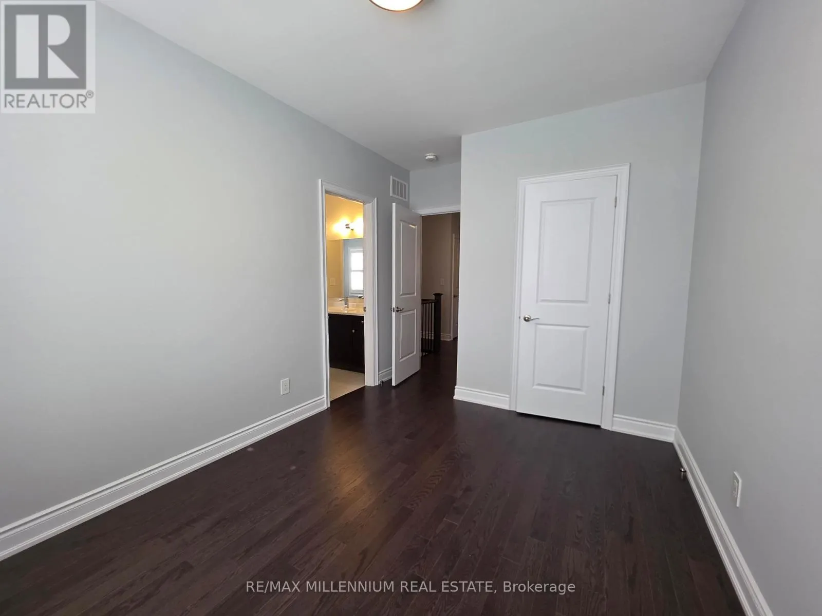 87 BEARBERRY ROAD E