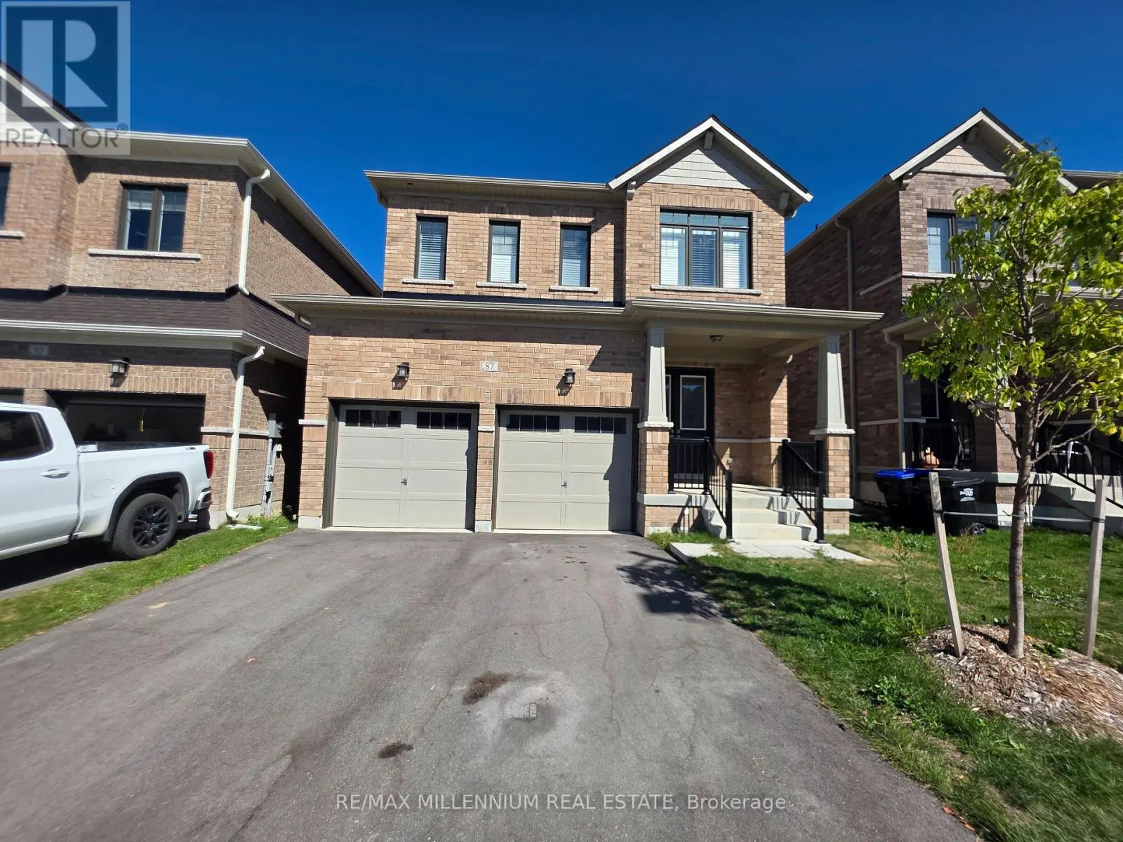 87 BEARBERRY ROAD E