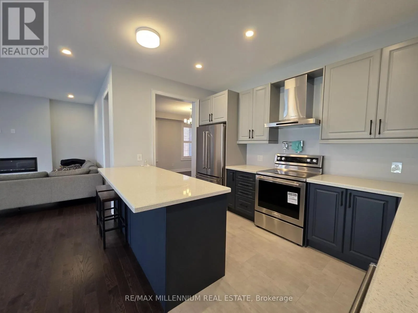 87 BEARBERRY ROAD E