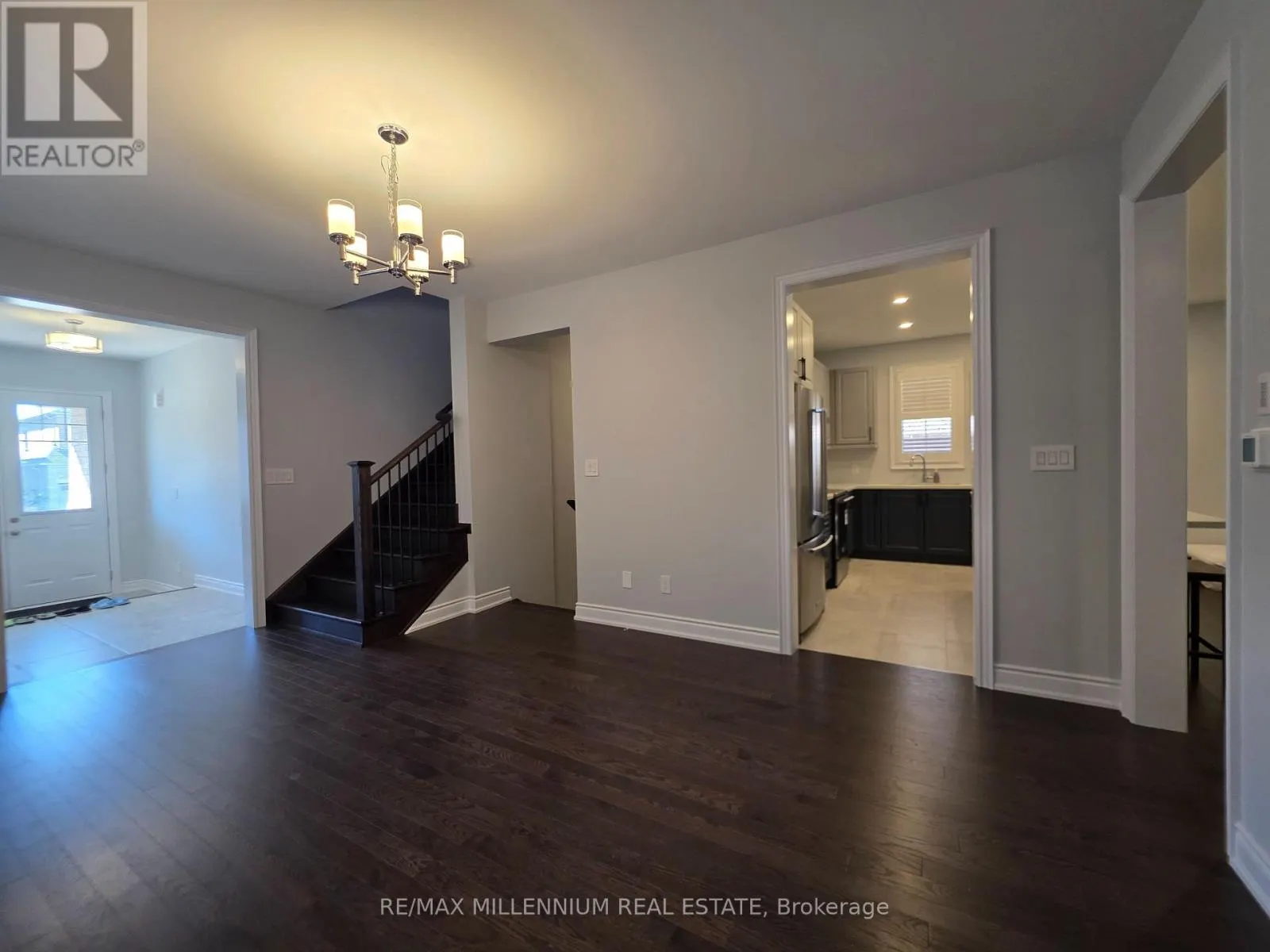 87 BEARBERRY ROAD E