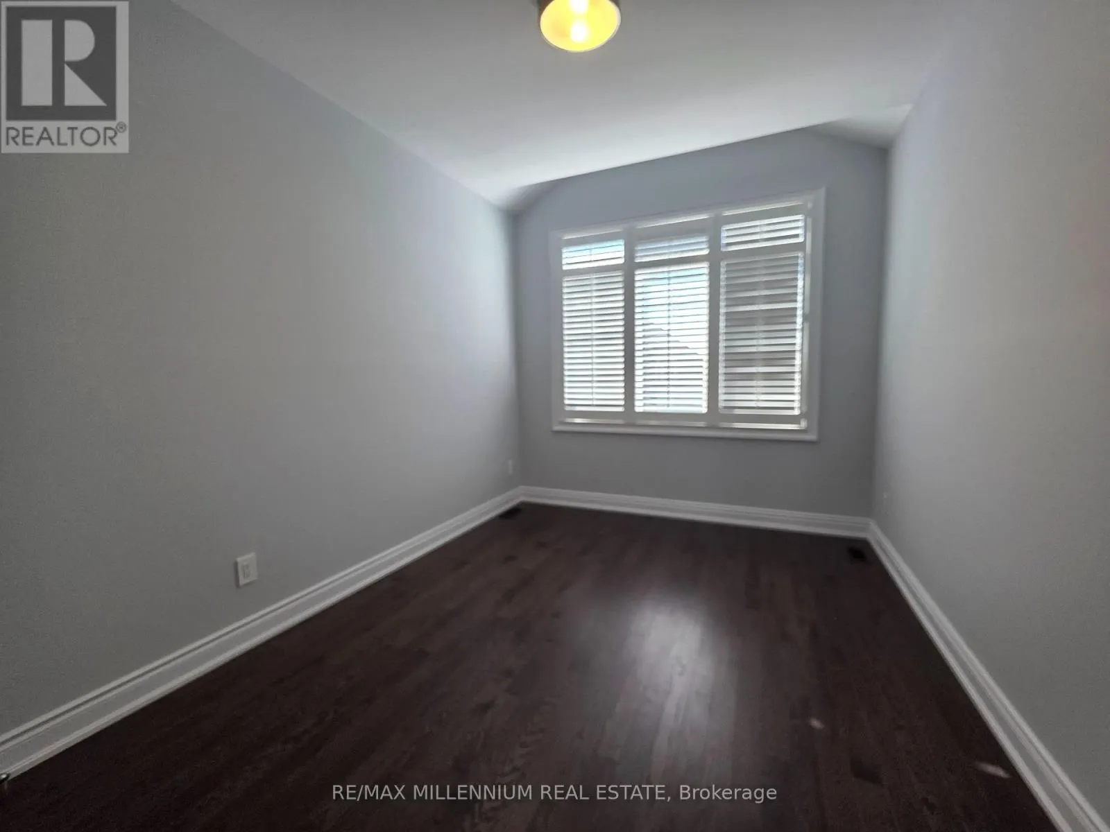 87 BEARBERRY ROAD E