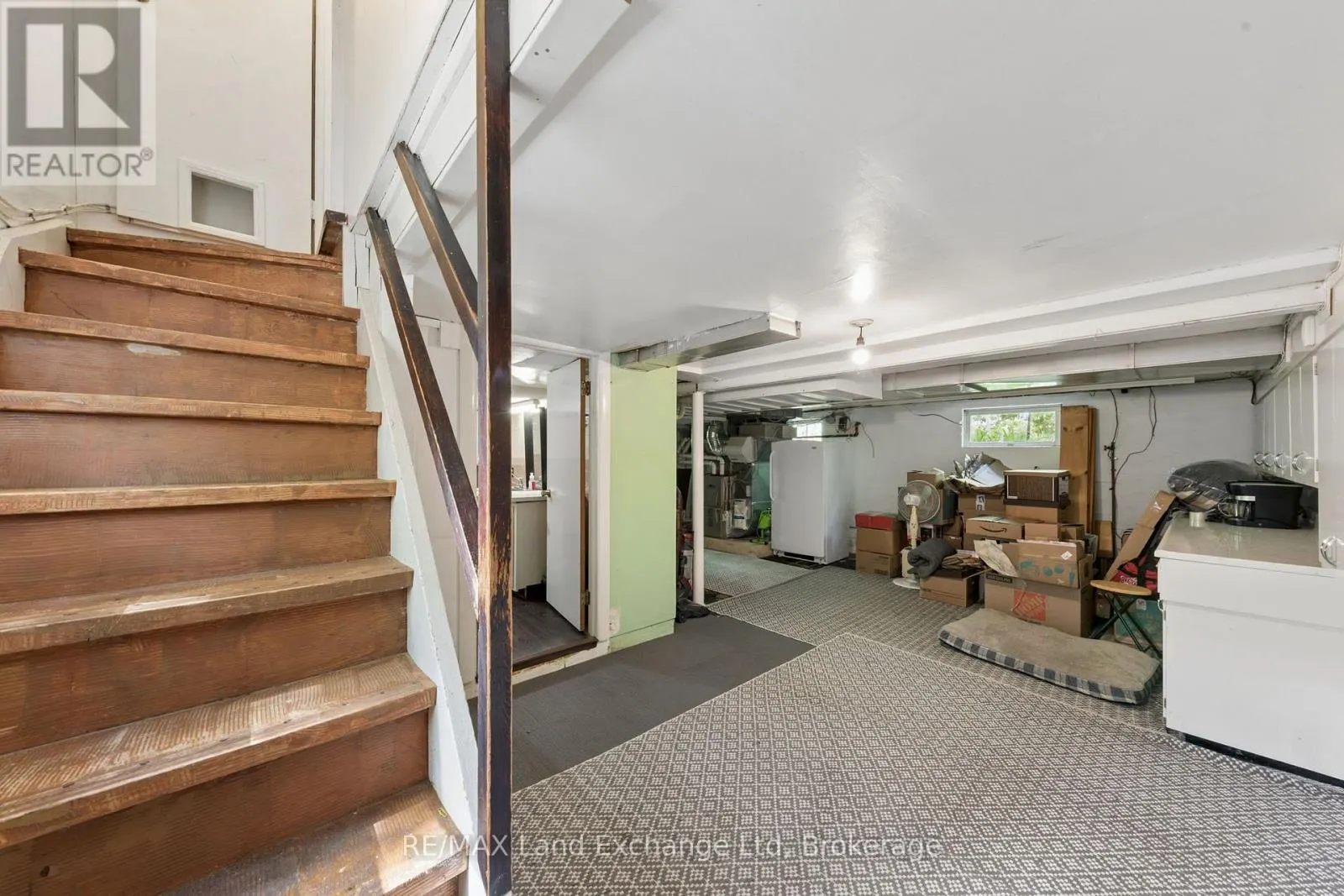 836 VICTORIA STREET