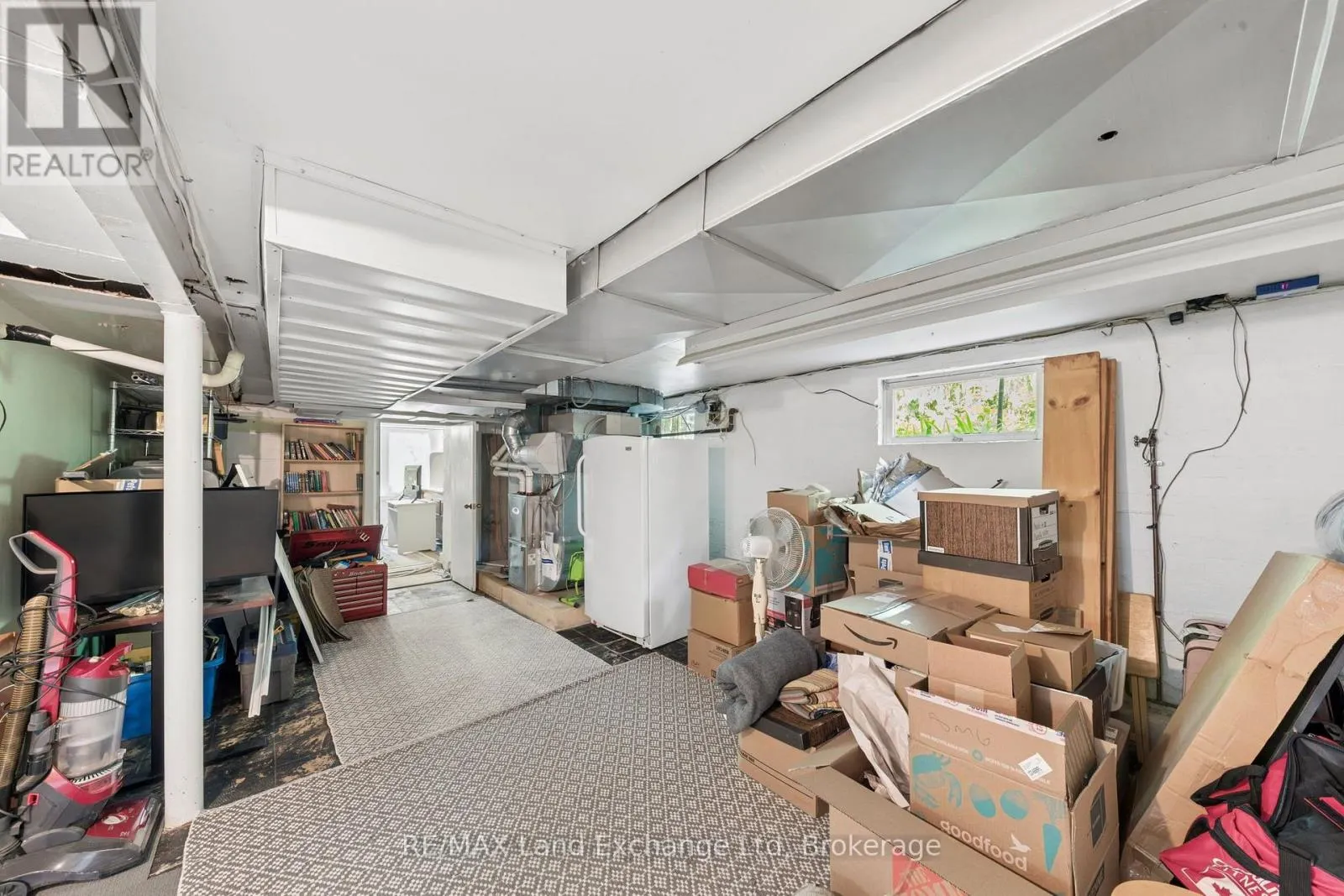 836 VICTORIA STREET