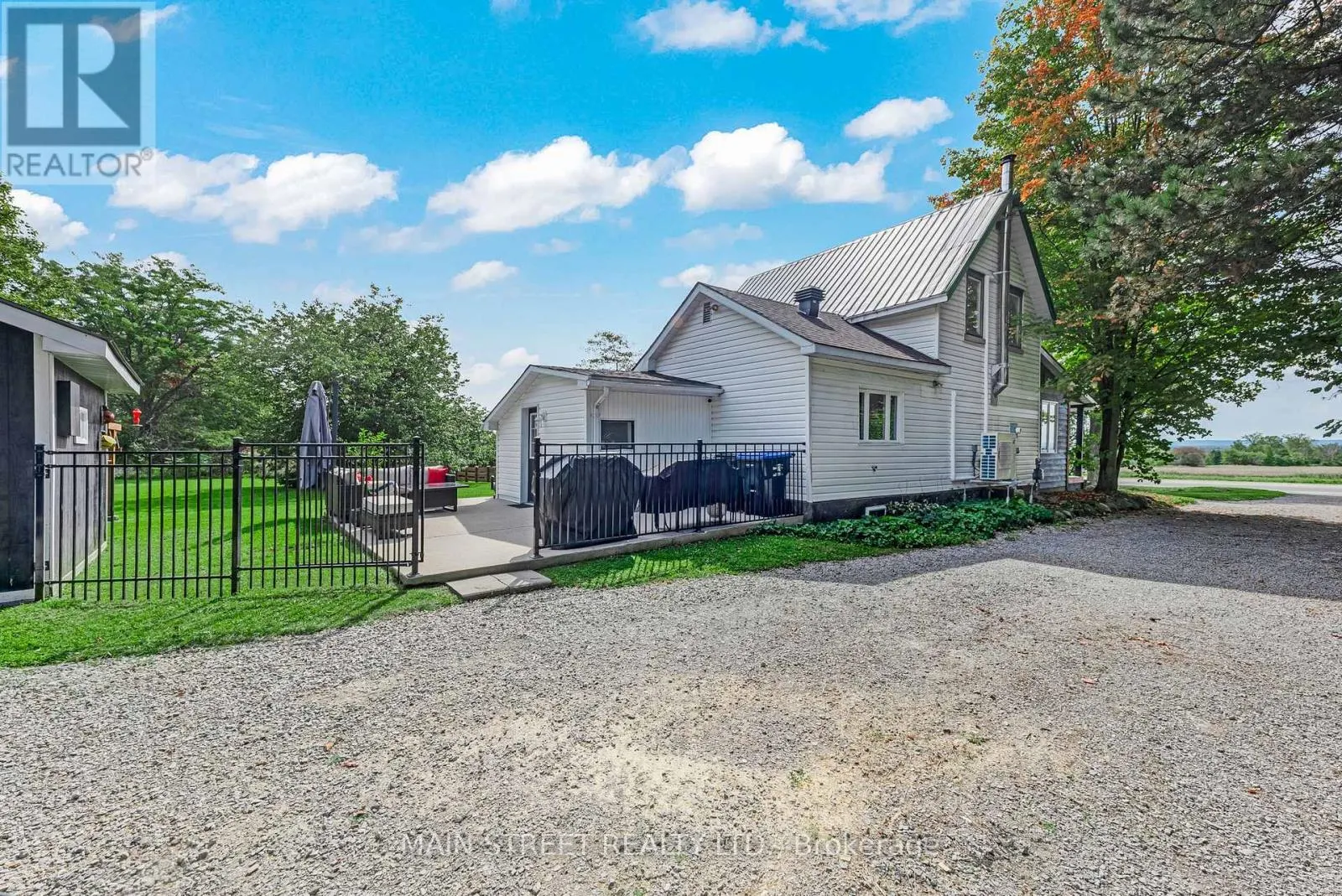 1905 GEORGE JOHNSTON ROAD