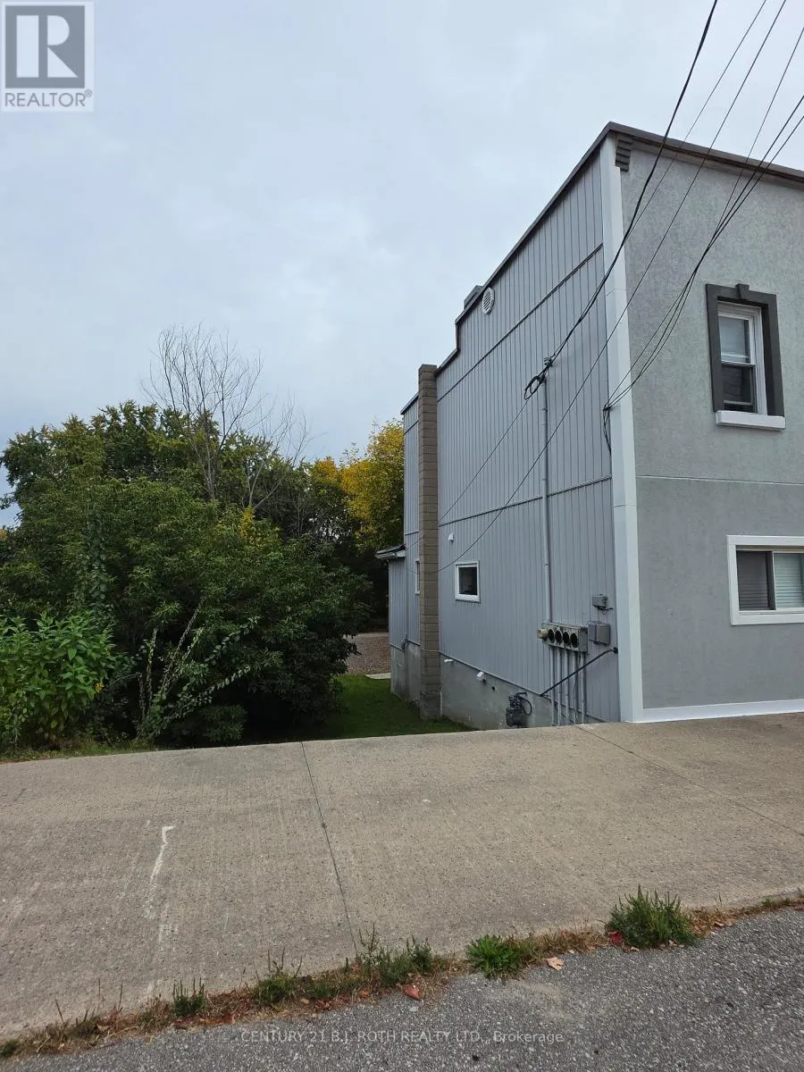 757 FOURTH AVENUE