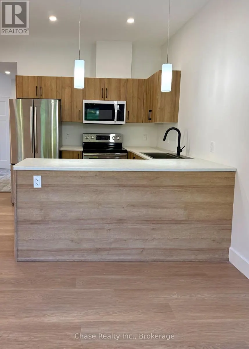 2 - 62 GRAY STREET #2
