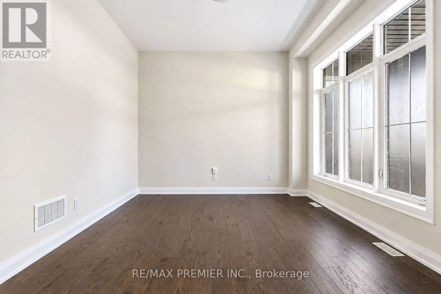 90 PEARSALL PLACE