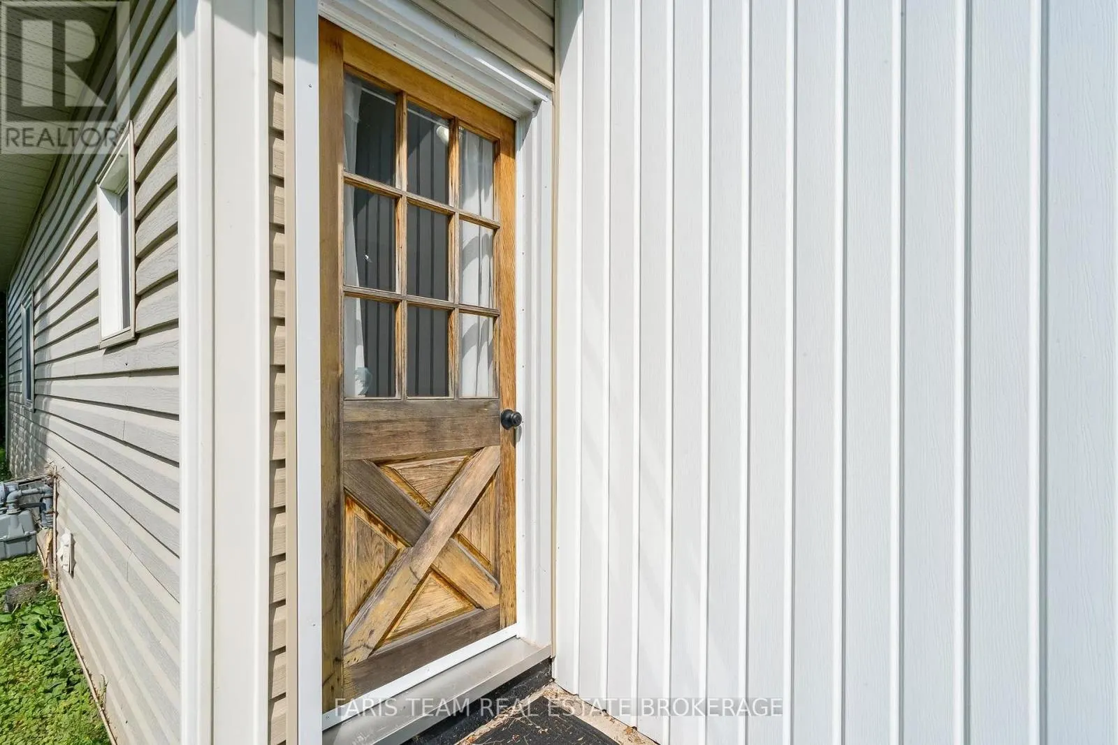 18 POYNTZ STREET