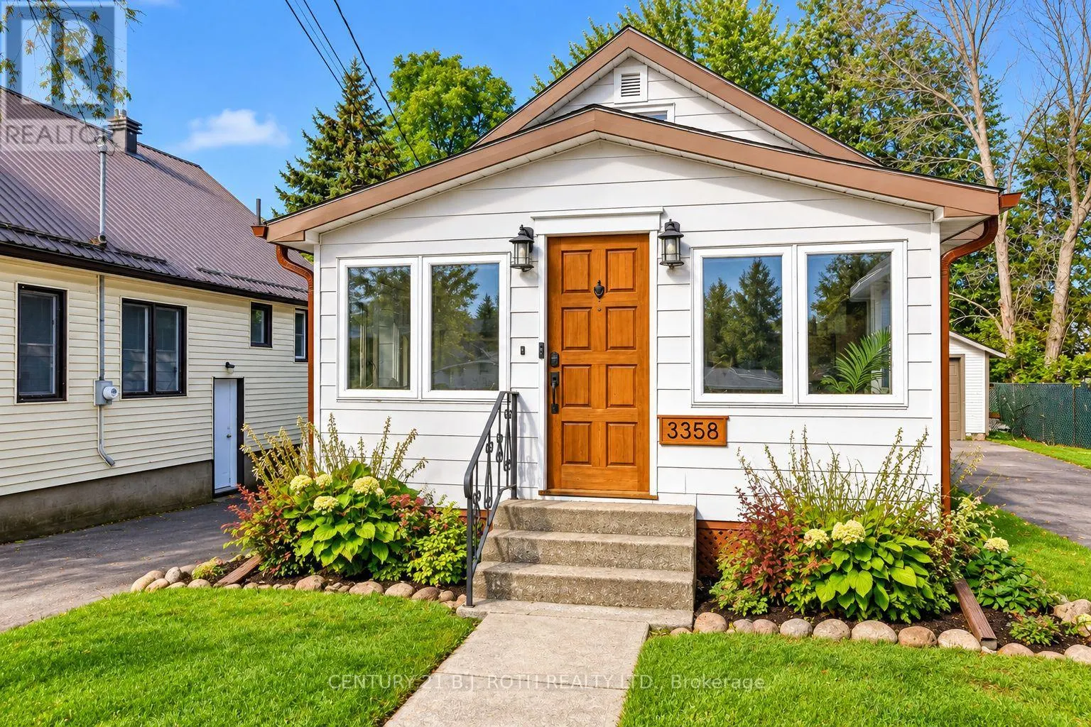 3358 MUSKOKA STREET