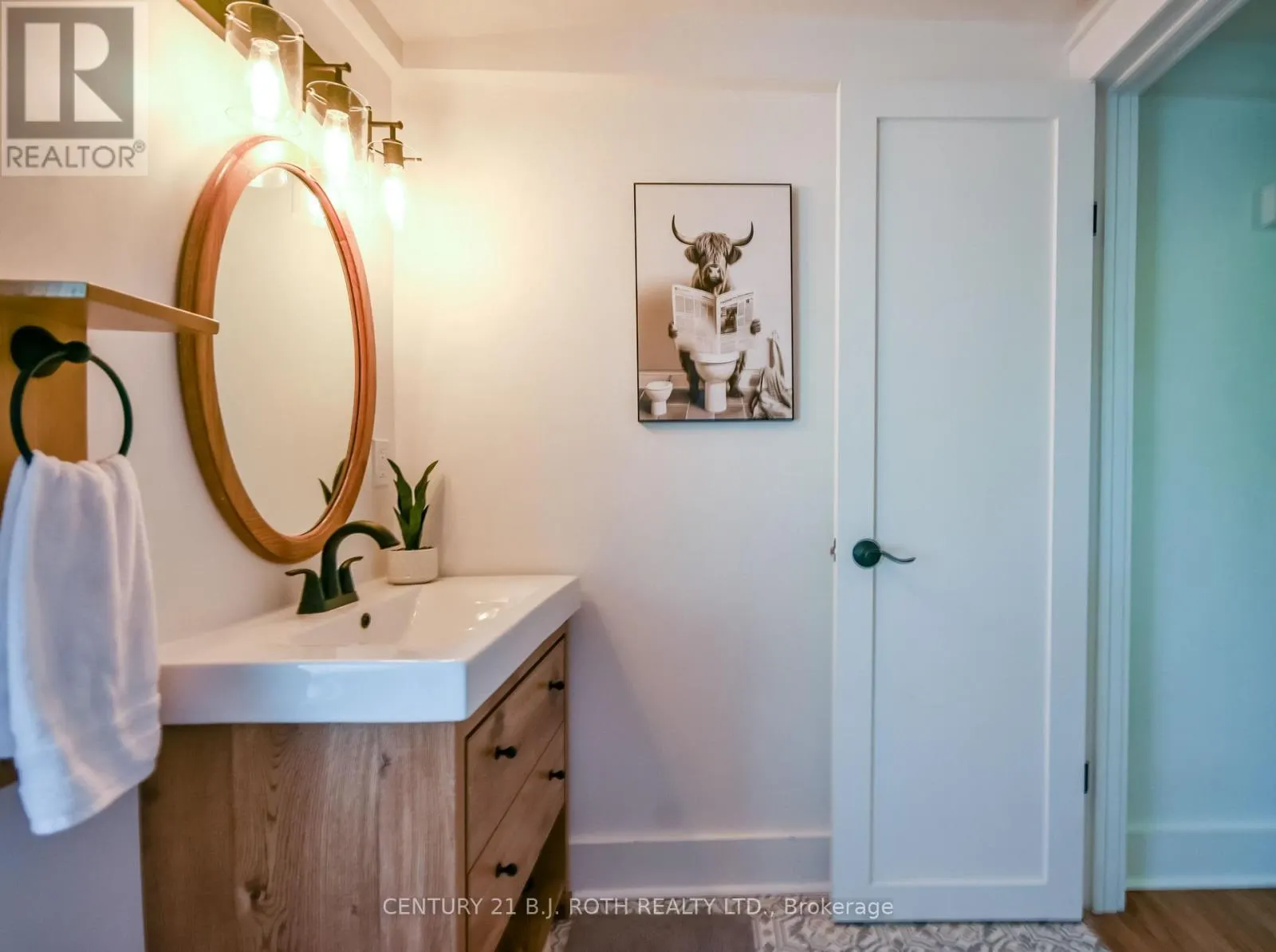 3358 MUSKOKA STREET