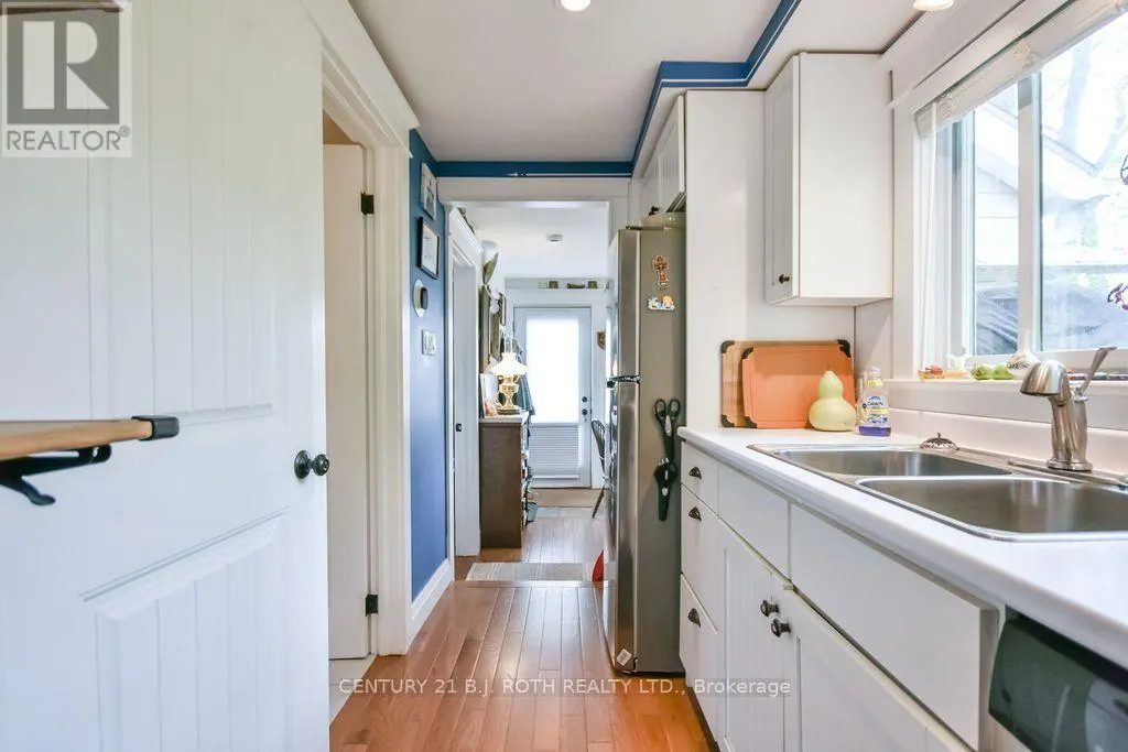 230 SHORE LANE
