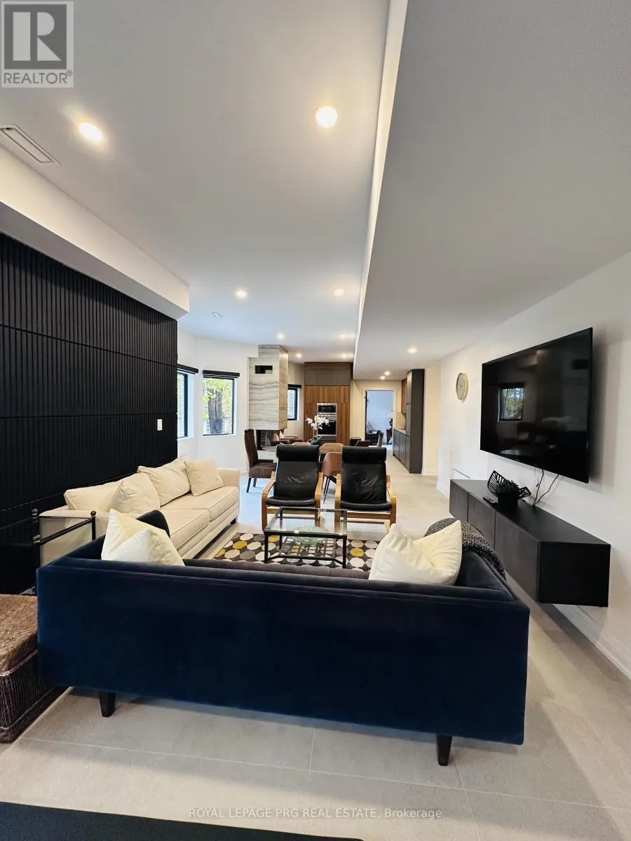4B PIERCE COURT