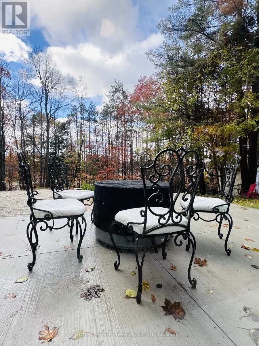 4B PIERCE COURT