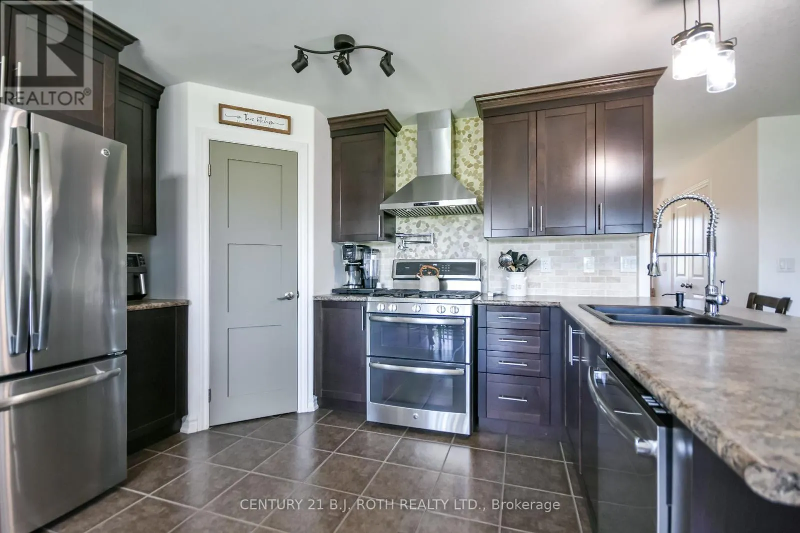 20 KEYZER DRIVE