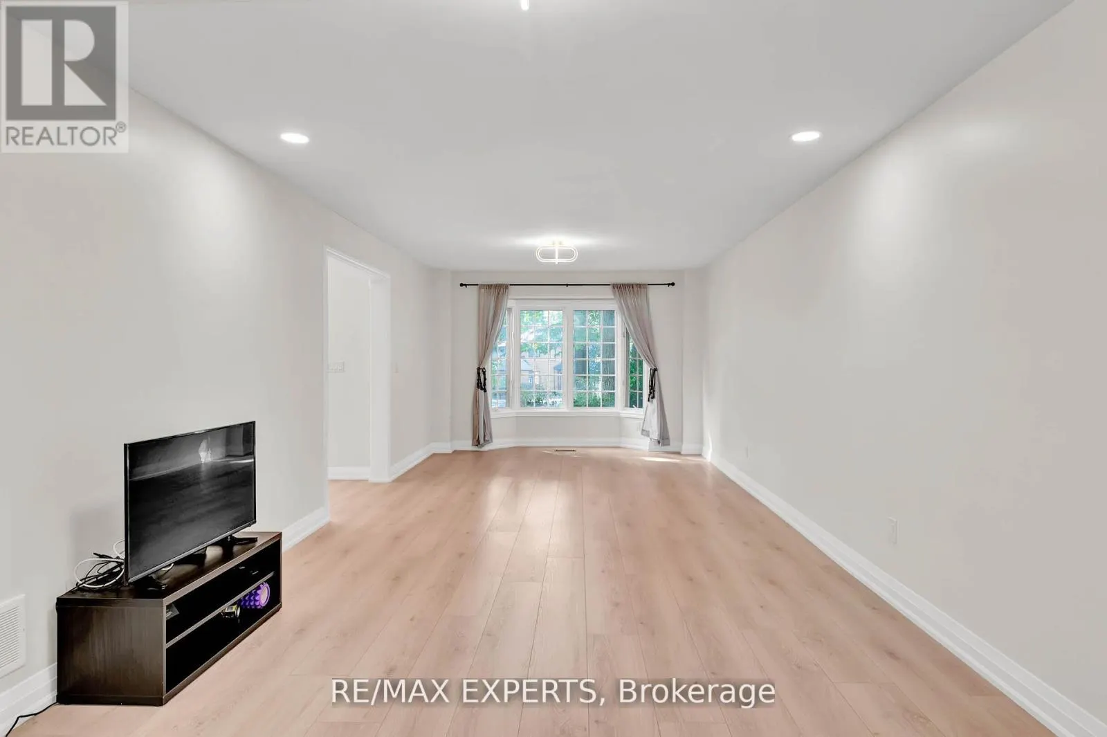 14 ALANA DRIVE