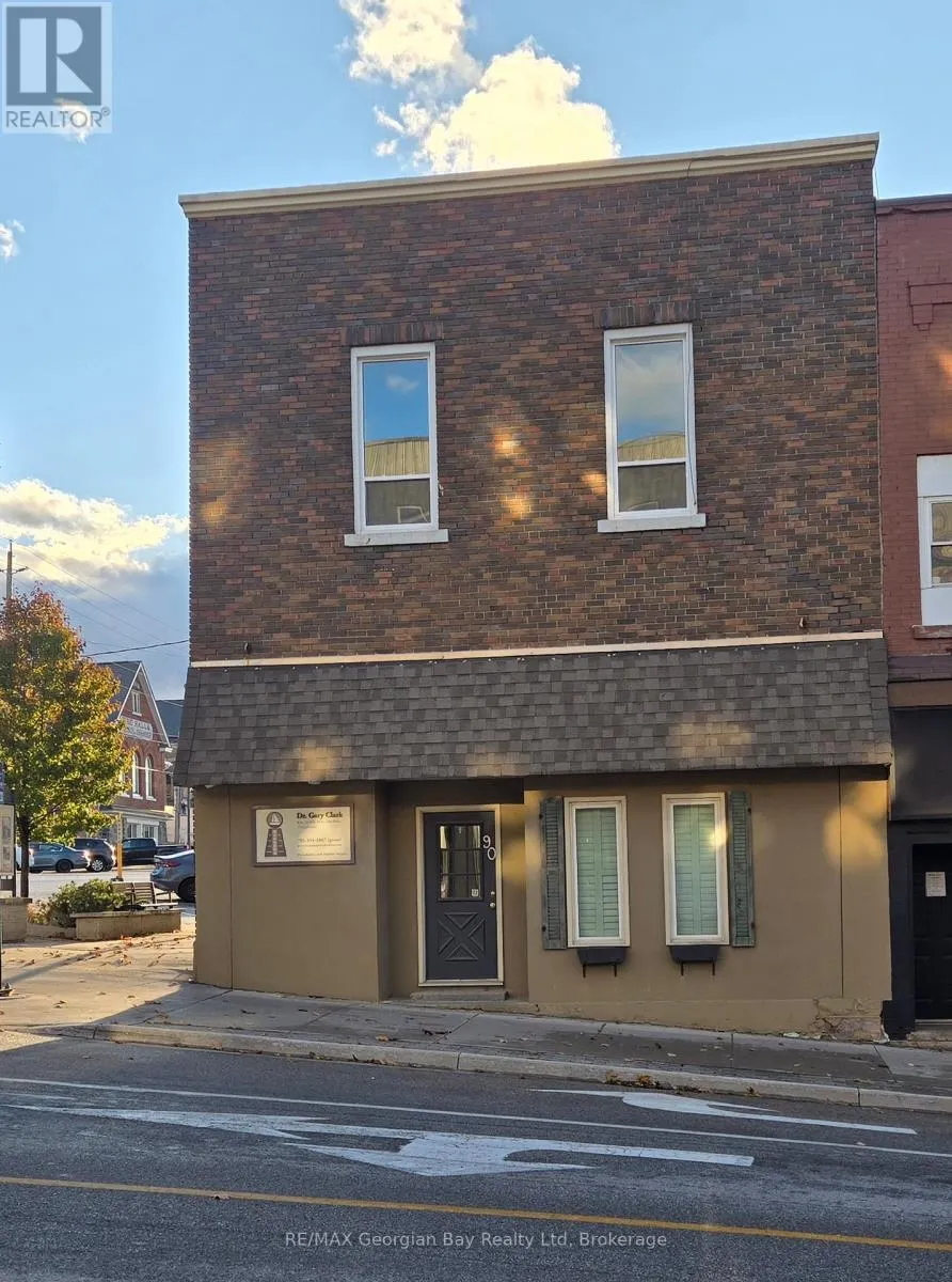 3 - 90 MAIN STREET #3
