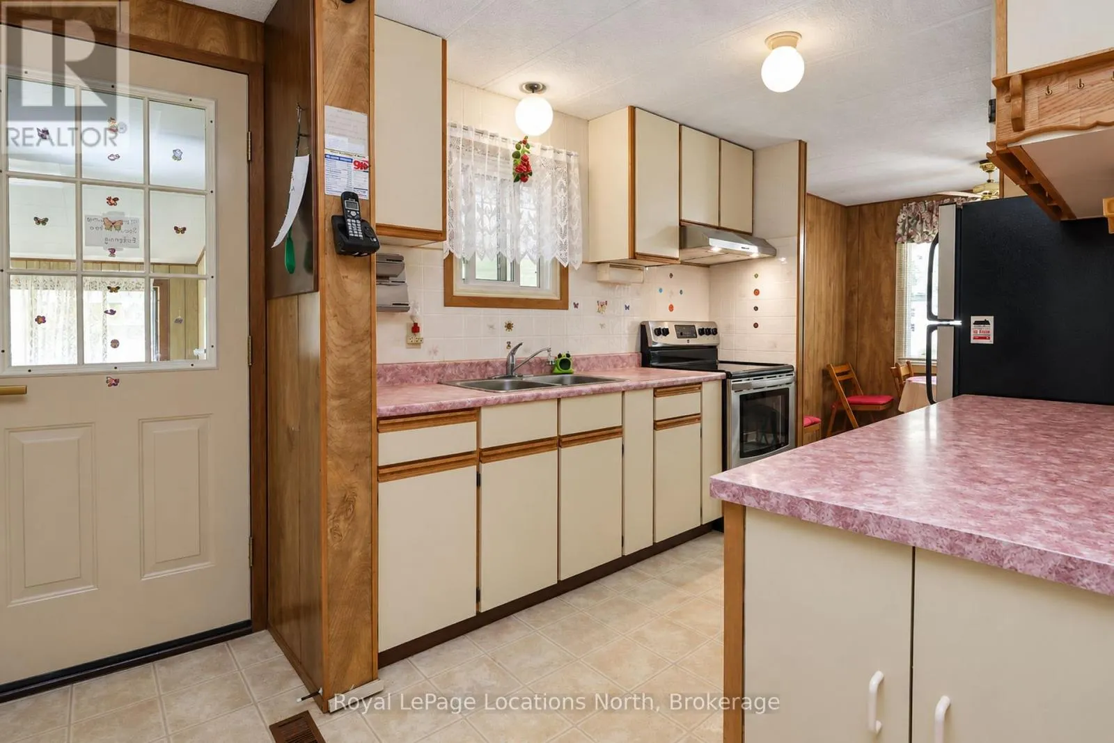 16 SINCLAIR AVENUE S