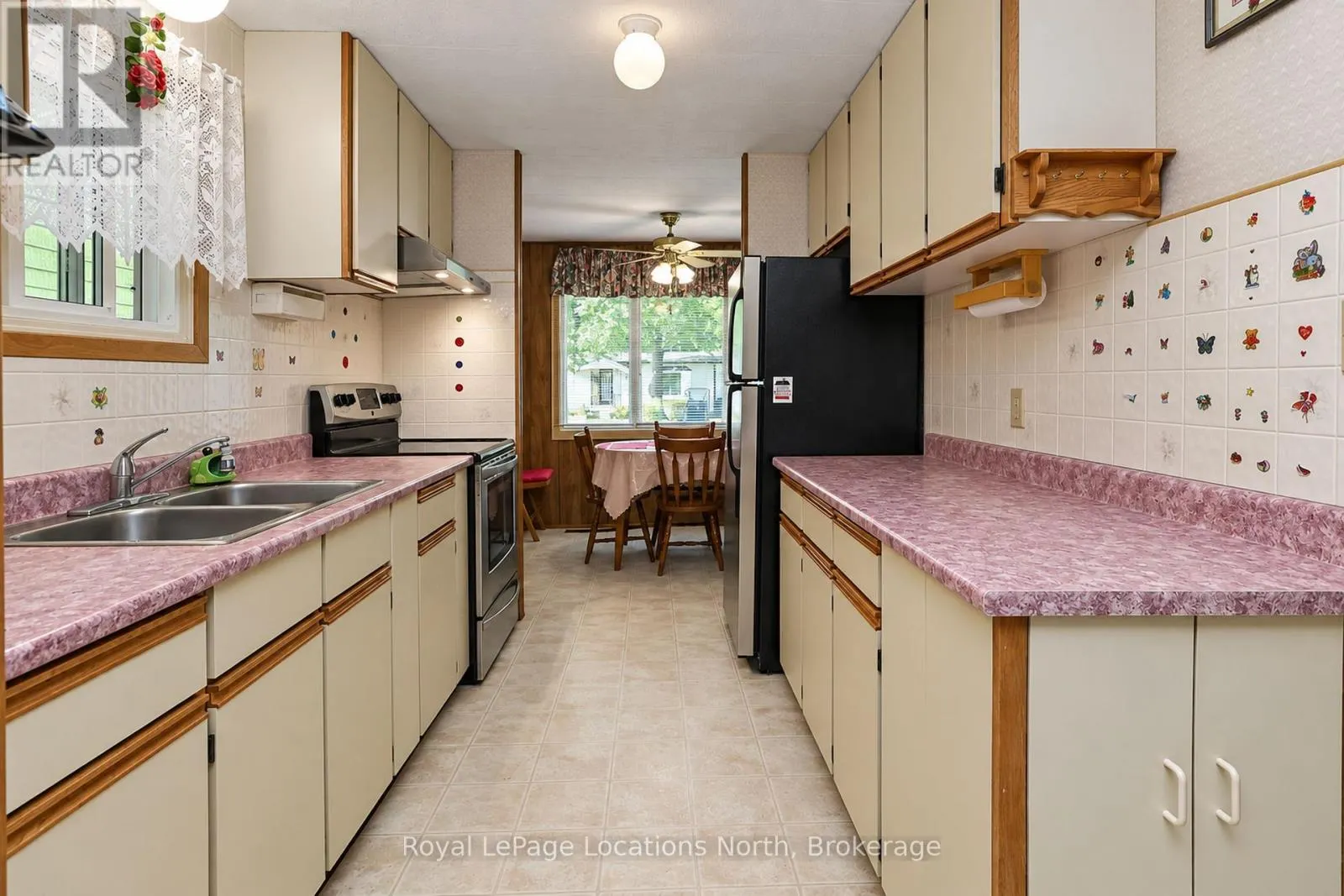 16 SINCLAIR AVENUE S