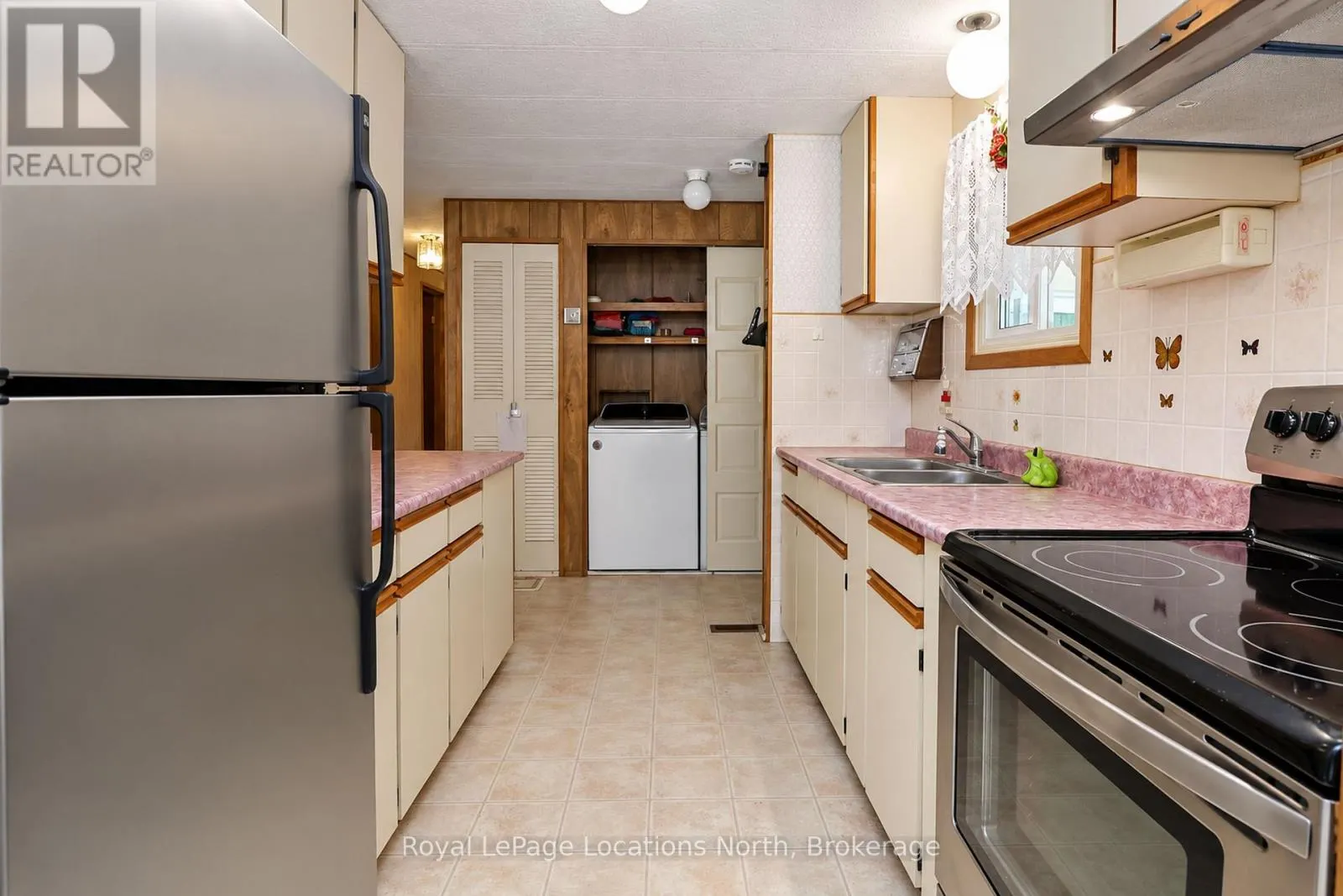 16 SINCLAIR AVENUE S