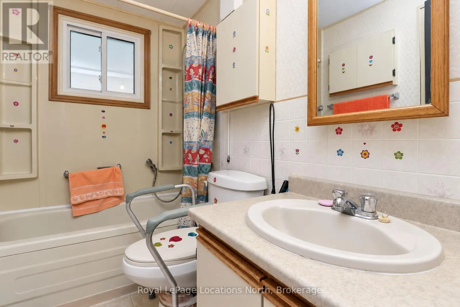16 SINCLAIR AVENUE S
