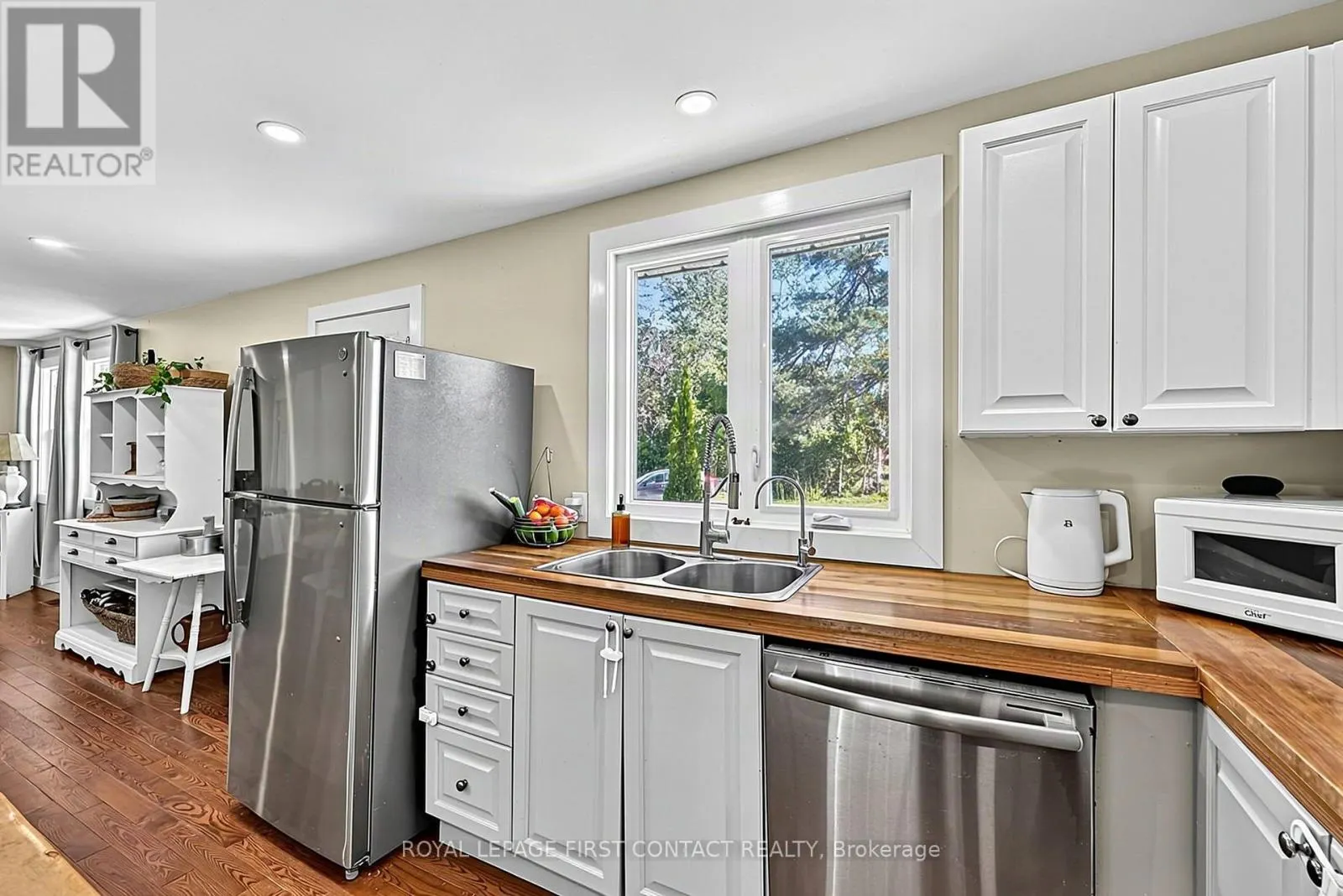 196 PARADISE AVENUE