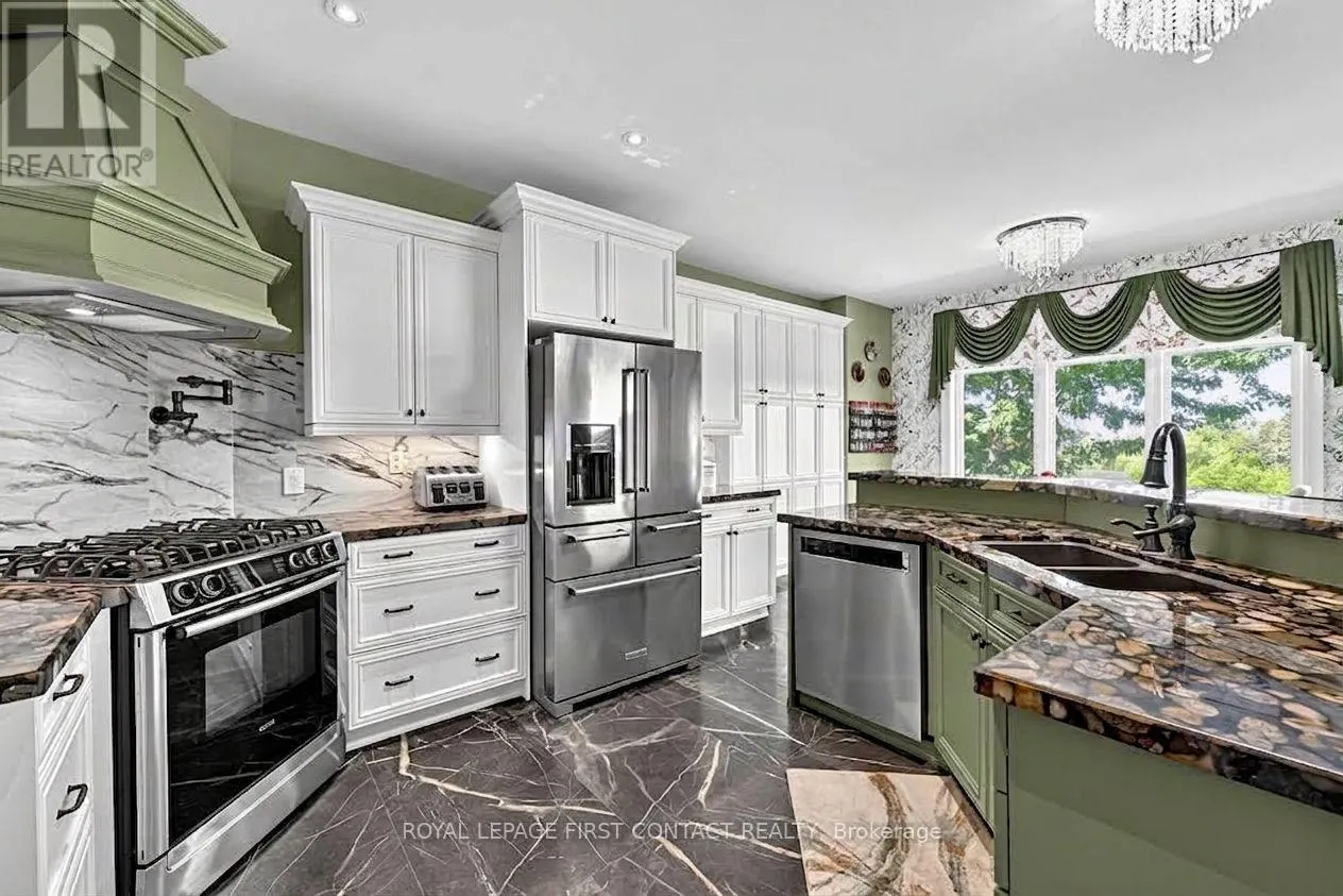 35 WENDAT TRAIL