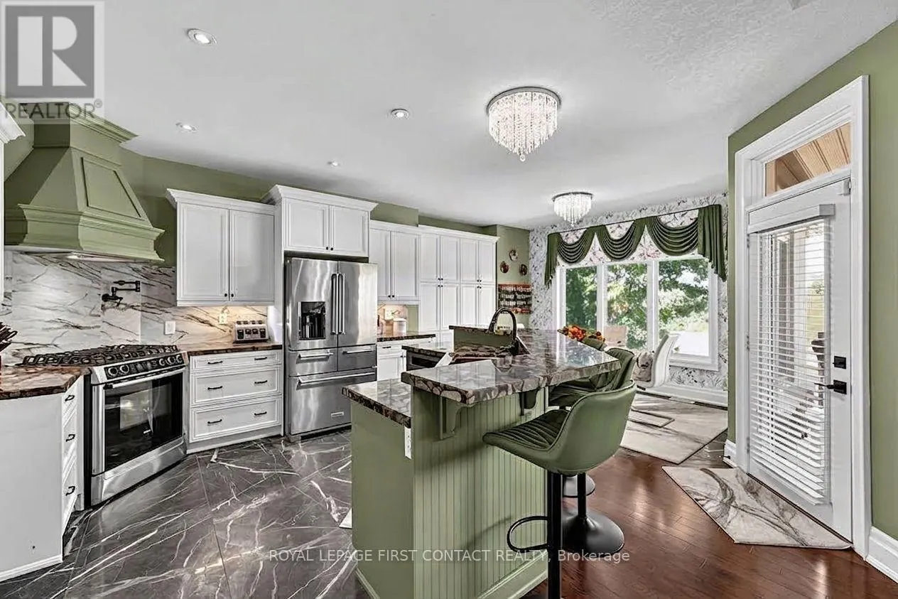 35 WENDAT TRAIL