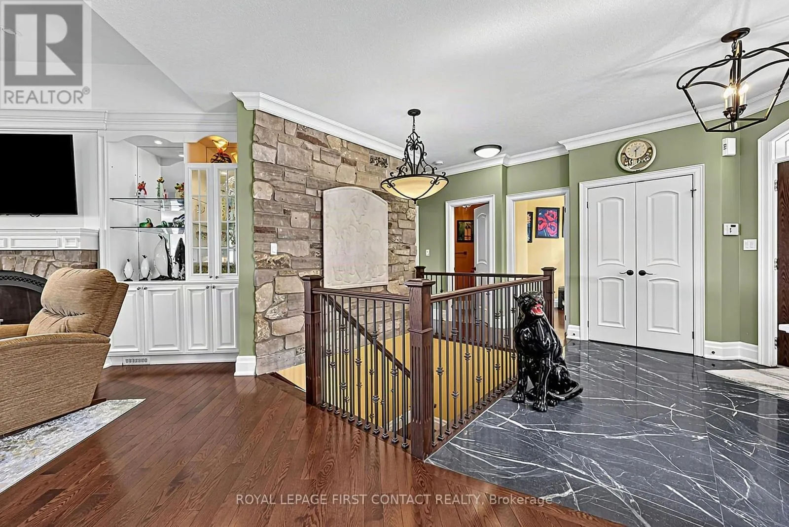 35 WENDAT TRAIL