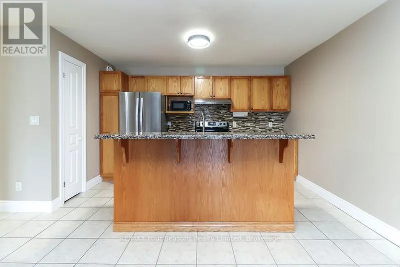 101 - 435 WALNUT STREET #101