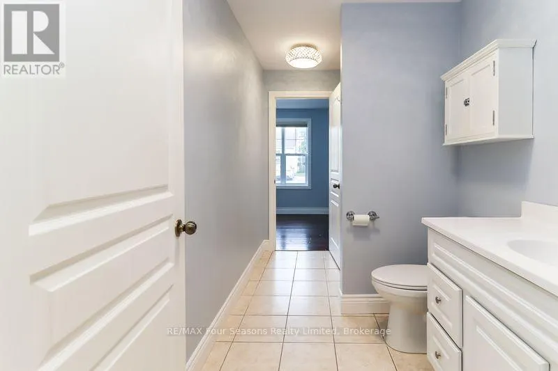 101 - 435 WALNUT STREET #101