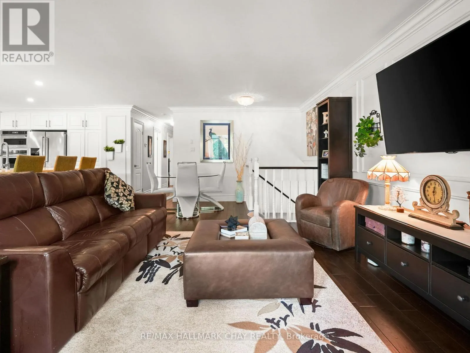 20 DOWNER CRESCENT