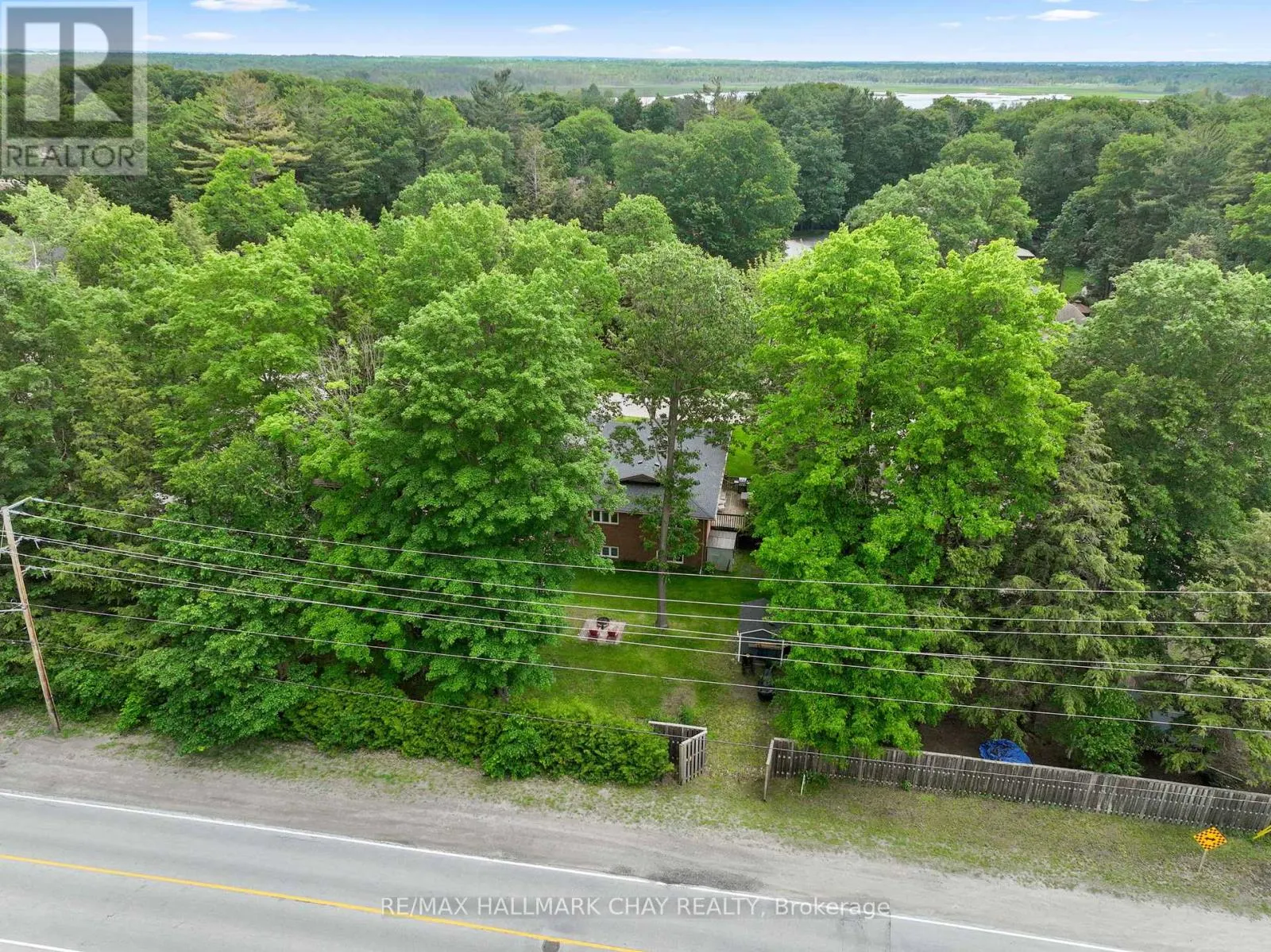 20 DOWNER CRESCENT