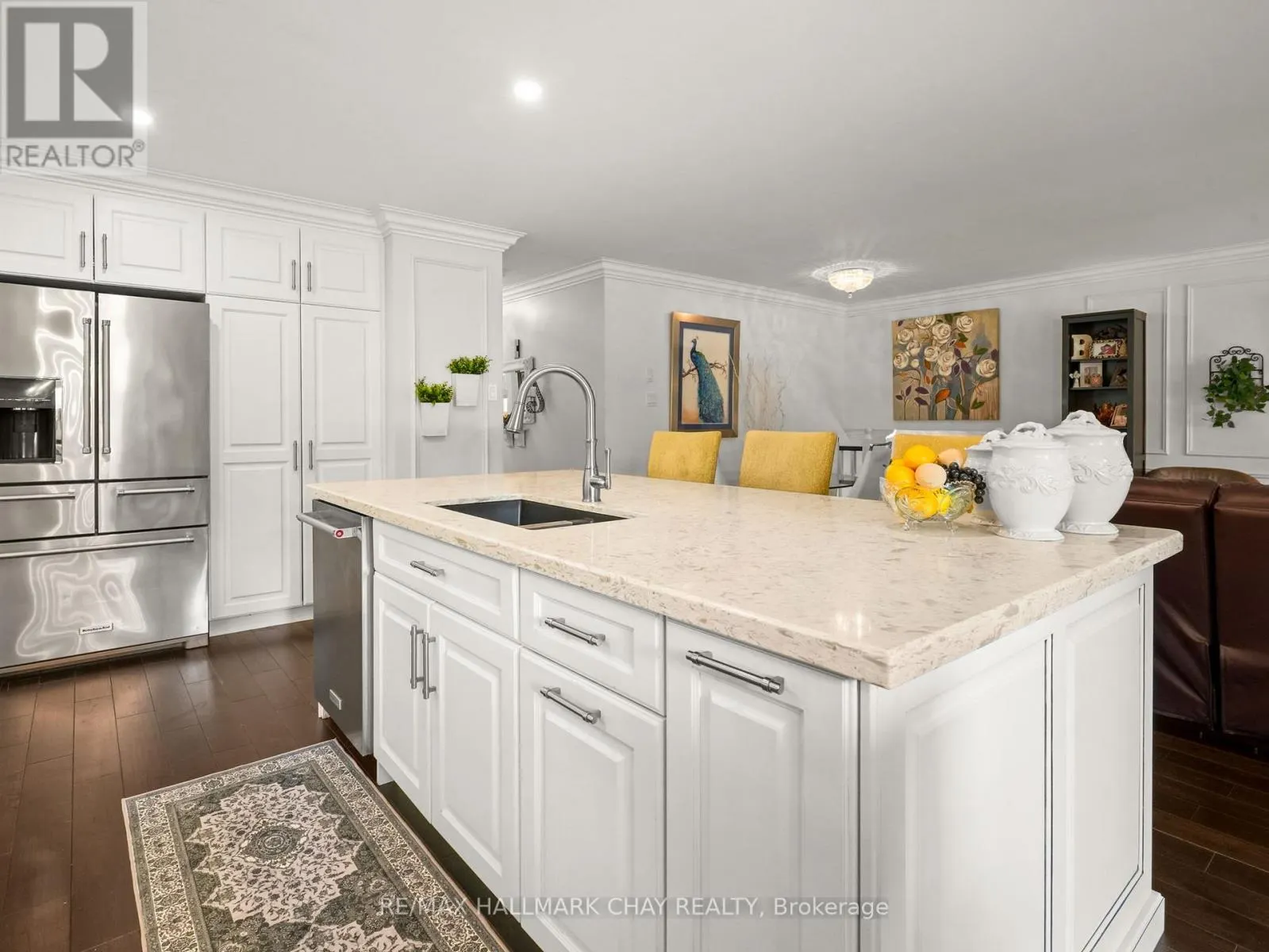 20 DOWNER CRESCENT