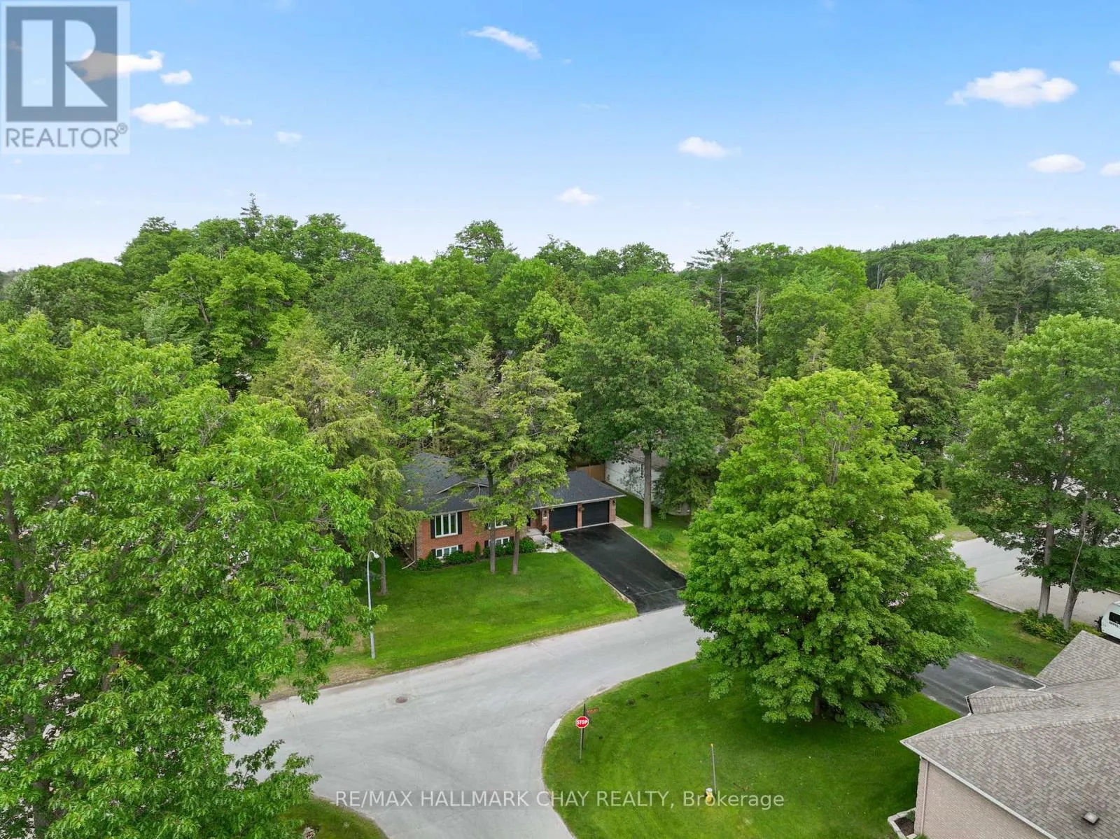 20 DOWNER CRESCENT