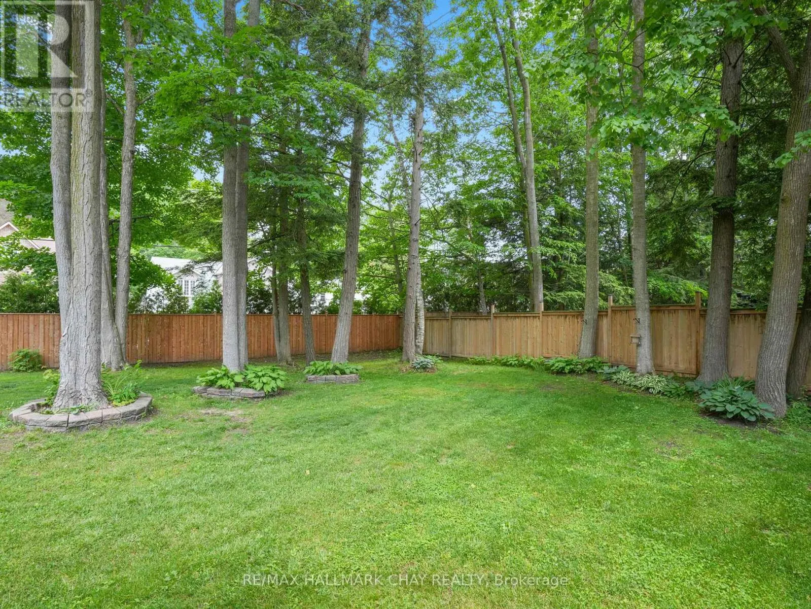 20 DOWNER CRESCENT
