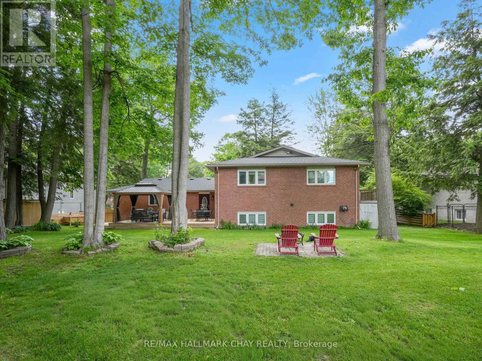 20 DOWNER CRESCENT