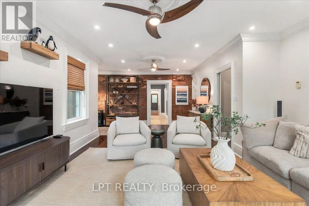 529 SAINT MARIE STREET