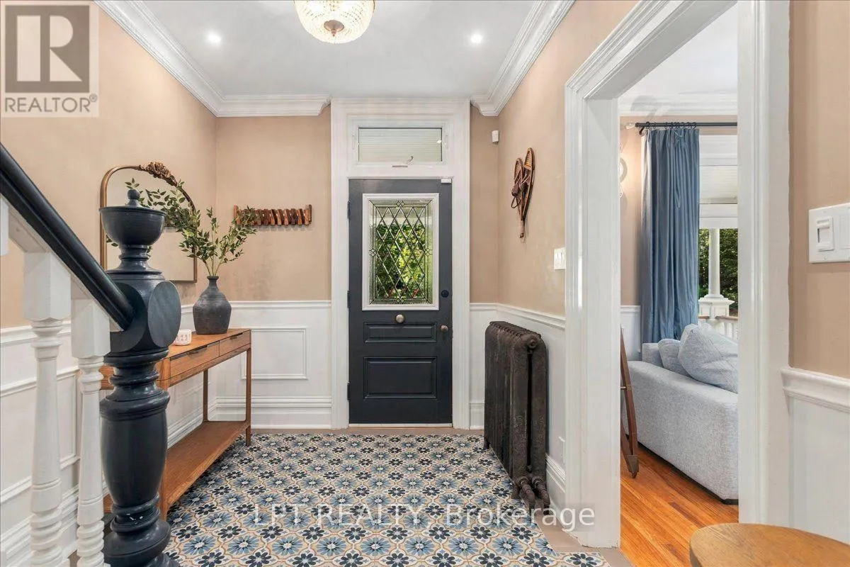 529 SAINT MARIE STREET