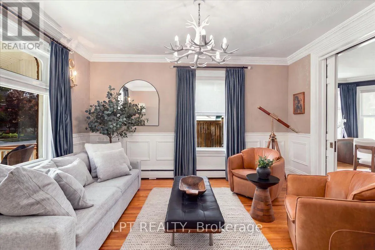 529 SAINT MARIE STREET