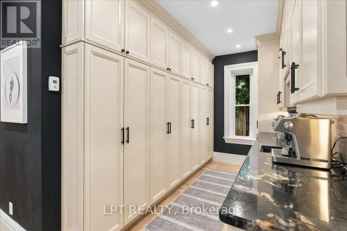 529 SAINT MARIE STREET