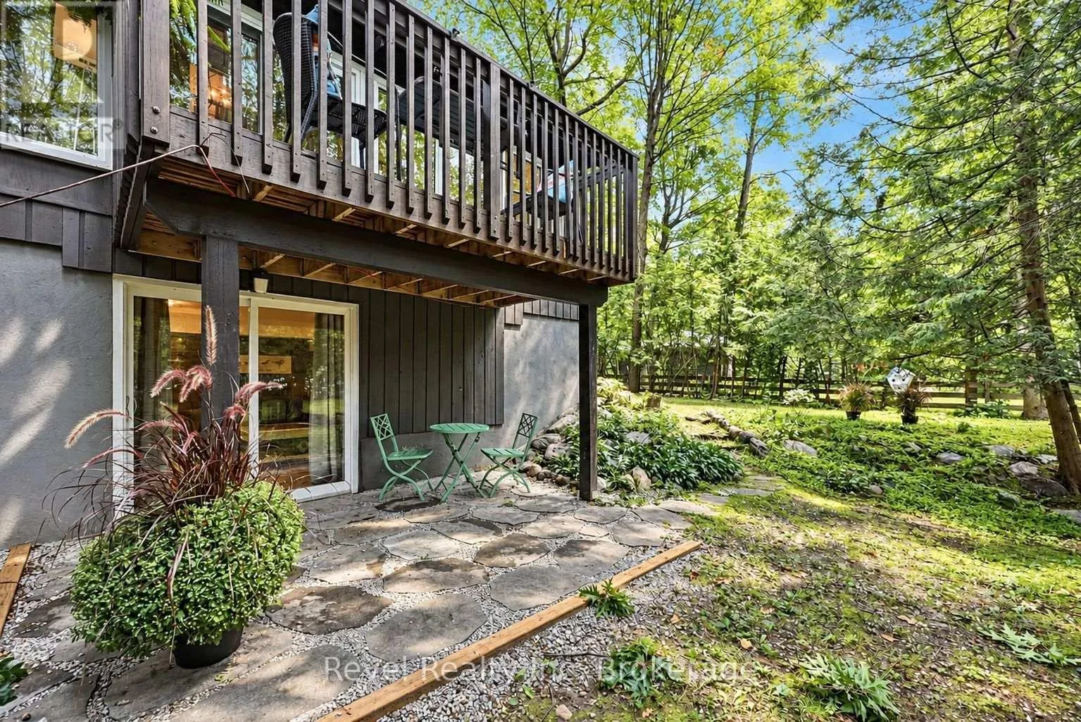 33 GREENWOOD DRIVE