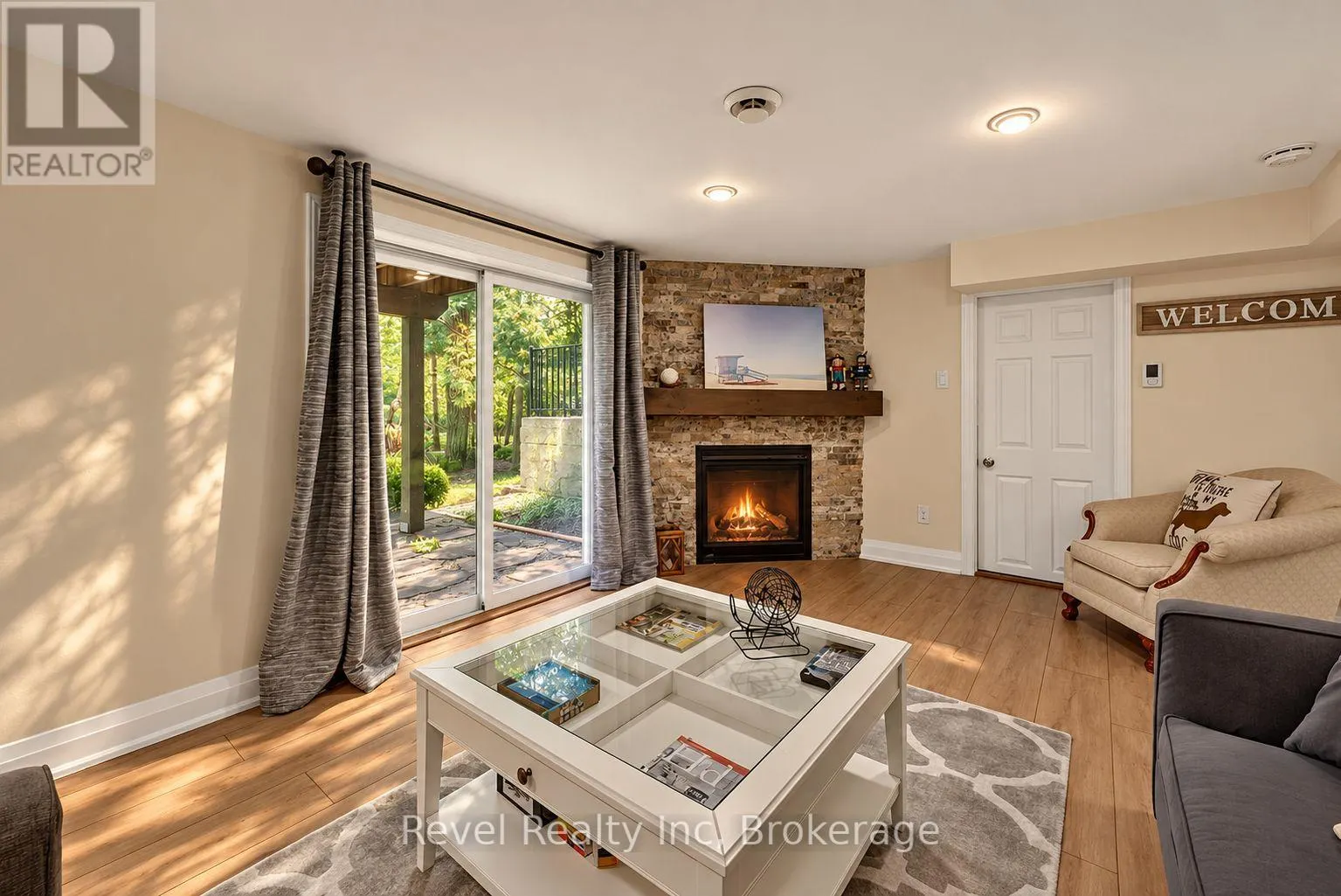 33 GREENWOOD DRIVE