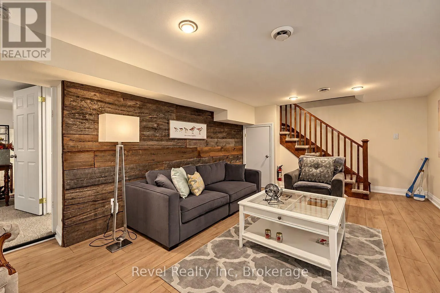 33 GREENWOOD DRIVE