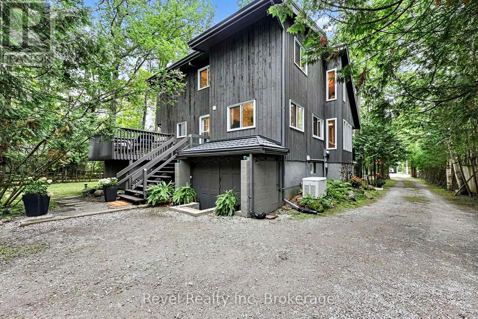 33 GREENWOOD DRIVE