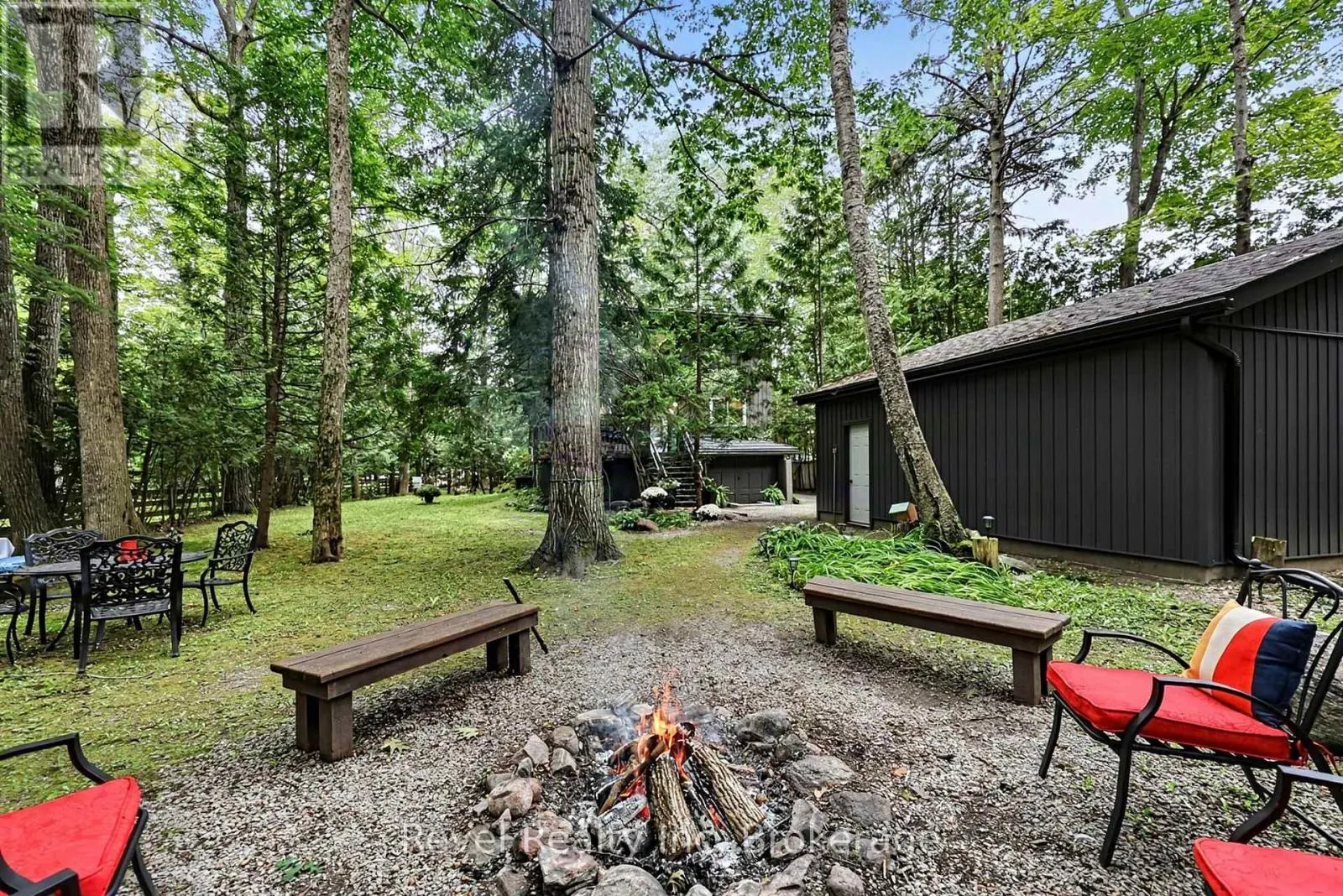 33 GREENWOOD DRIVE